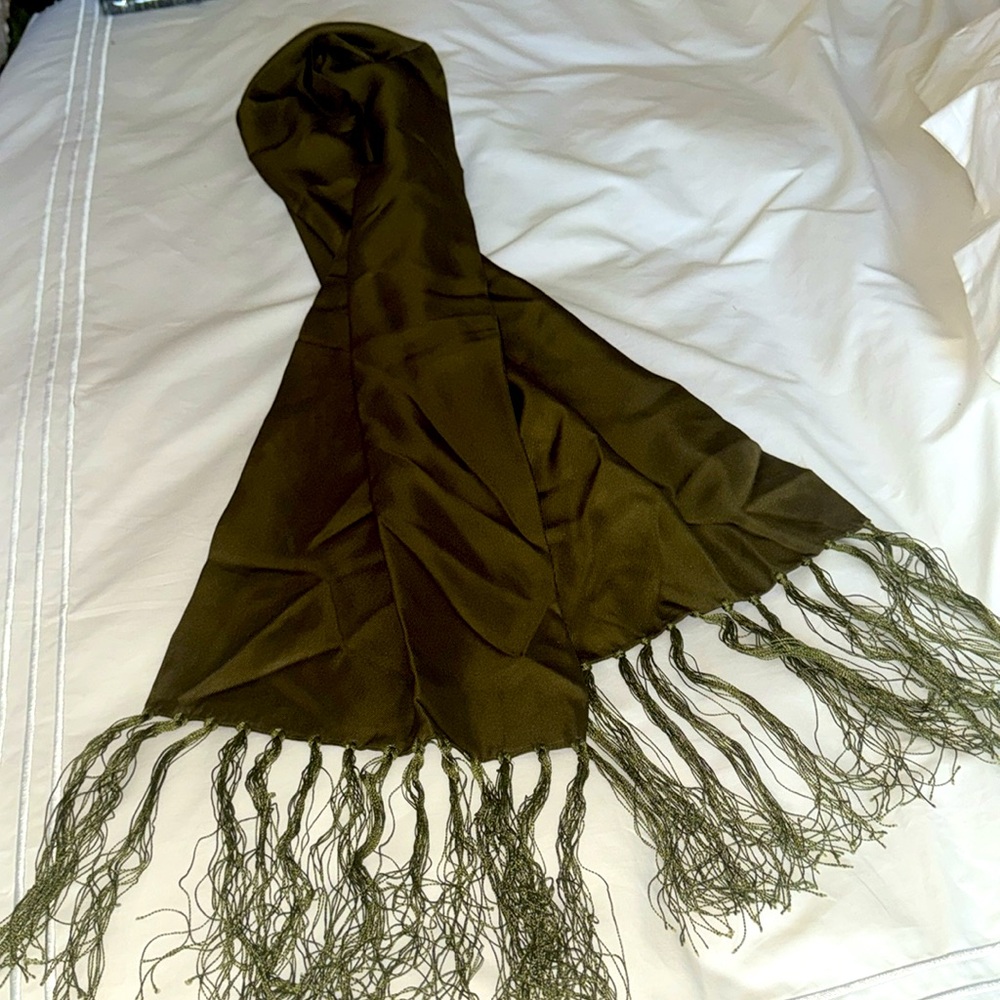 Banana Republic 💯 silk olive green Scarf with 7” silk fringe. 56” by 10” - Picture 5 of 6